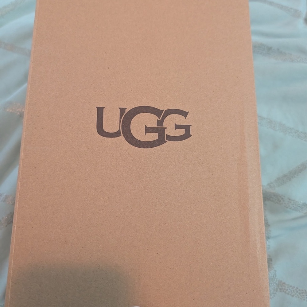 Ugg women’s Tasman size 7 women’s or 5 kids in chestnut New In Box - Picture 7 of 7
